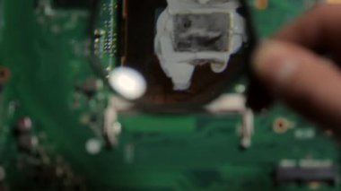 Dizüstü bilgisayar Cpu üzerinde kurutulmuş kadar termal macun
