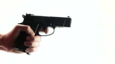 El tetik basarak silahlı