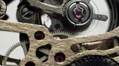 Dişli saat saat mekanizması çalışma