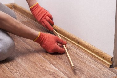 plastik Süpürgelik montajı