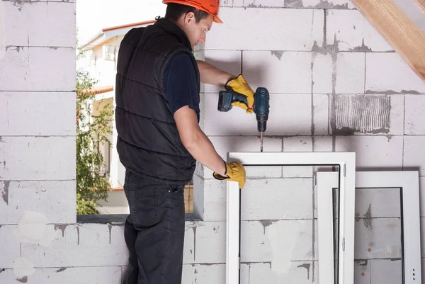 Installatie van kunststof ramen — Stockfoto