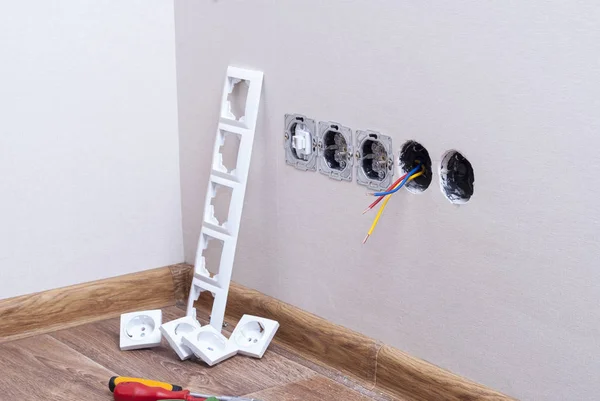 Installation of electrical outlets — Stock Photo, Image