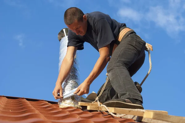 Installation von Lüftungsanlagen — Stockfoto