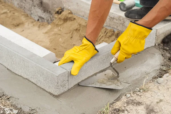 Trottoarkanter för betongplattor — Stockfoto