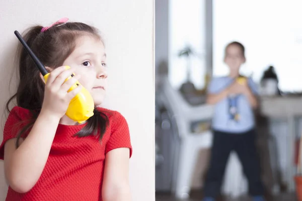 Children play with walkie-talkie — Stock Photo, Image