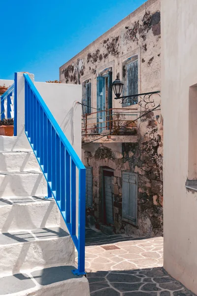 Красочная Летняя Деревня Белые Здания Цветы Острове Милош Греция — стоковое фото