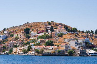 Simi Güzel Ada ve Renkli Mimarlık Binaları, Ege, Yunanistan
