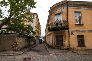 Vyborg, Rusya - Eylül, 10, 2017: Vyborg eski sokaklarında