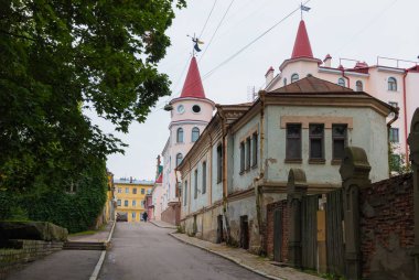Vyborg, Rusya - Eylül, 10, 2017: Vyborg eski sokaklarında