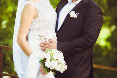 Güzel gelin buketi önce düğün töreni ile