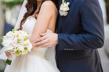 Güzel gelin buketi önce düğün töreni ile