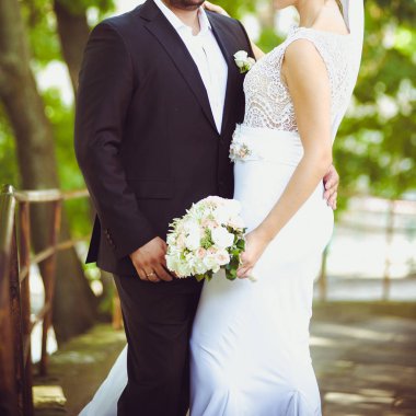 Güzel gelin buketi önce düğün töreni ile