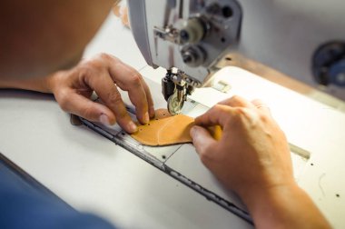 Ayakkabı için ayakkabı yapma işlemidir.