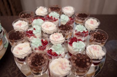 Büyük düğün şekerleri tablo