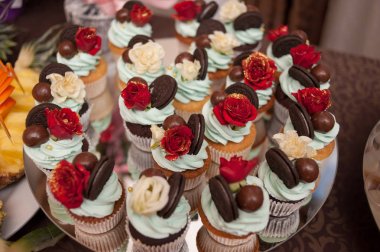 Büyük düğün şekerleri tablo