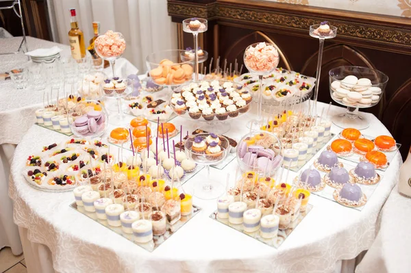 Velké Svatební Cukroví Stůl — Stock fotografie