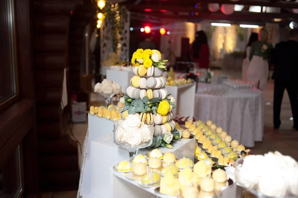 Big Wedding Candies Table — Stock Photo, Image