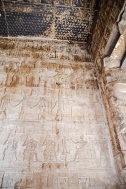 Dendera. Mısır. Luxor. Ünlü eski bina