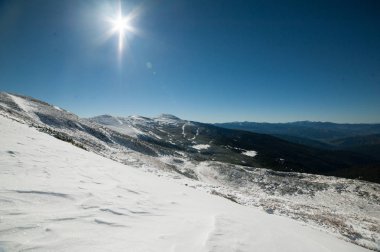 Güzel kış dağlar. Karlı natiaonal doğa parkı