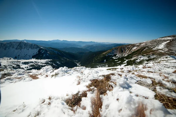 美丽的冬山 国家自然公园 下雪的冬天 — 图库照片