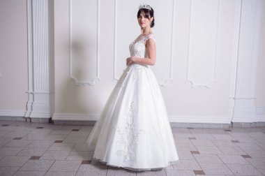 Gelinlik içinde güzel gelin