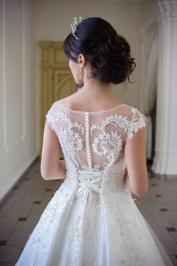 Gelinlik içinde güzel gelin