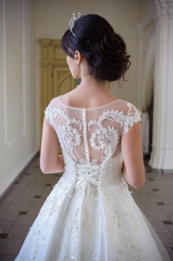 Gelinlik içinde güzel gelin