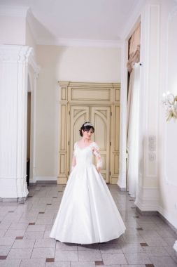 Güzel gelin düğün elbise beyaz iç