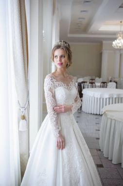 Güzel gelin düğün elbise beyaz iç
