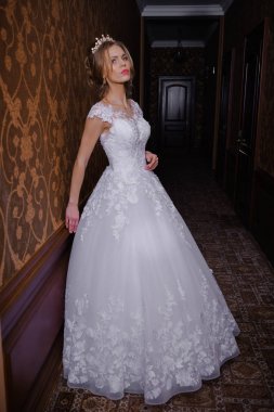 Salonda güzel gelin