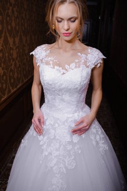 Salonda güzel gelin