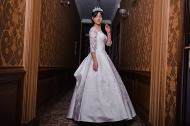 Salonda güzel gelin