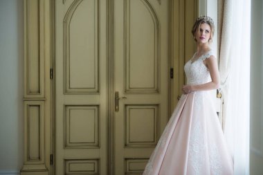 Güzel gelin düğün elbise beyaz iç