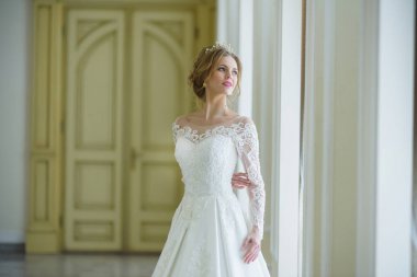 Güzel gelin düğün elbise beyaz iç