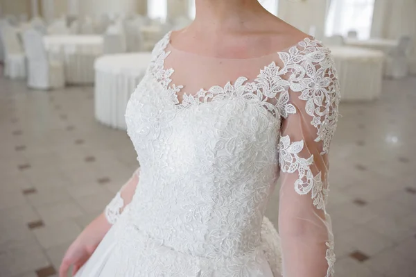 Schöne Braut Porträt Hochzeitskleid Fenster — Stockfoto