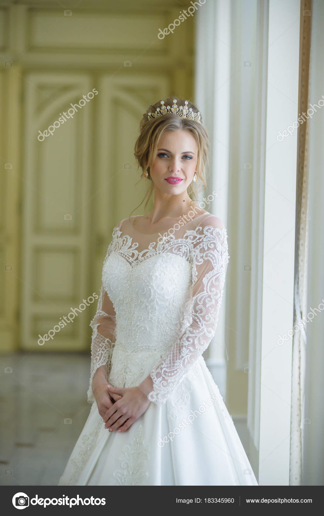 Robe Dans Mariée Blanche Intérieur Belle — Photographie Mariage n8mwyNOv0