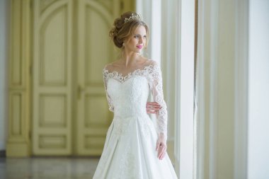 Güzel gelin düğün elbise beyaz iç