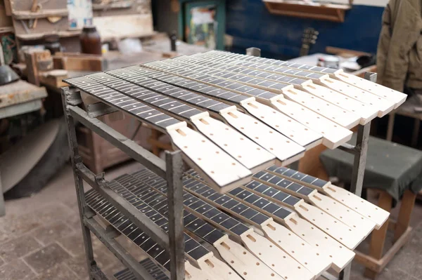 Továrna Výrobu Dřevěných Výrobků Nástroje Pro Zpracování Lepení Výroba Kytar — Stock fotografie