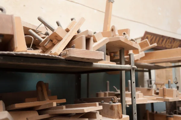 Továrna Výrobu Dřevěných Výrobků Nástroje Pro Zpracování Lepení Výroba Kytar — Stock fotografie