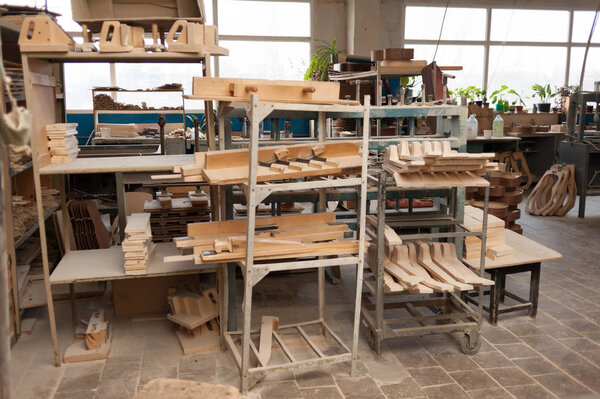 factory for the production of bent wood products. Tools for processing and gluing. Manufacture of guitars and stringed musical instruments.