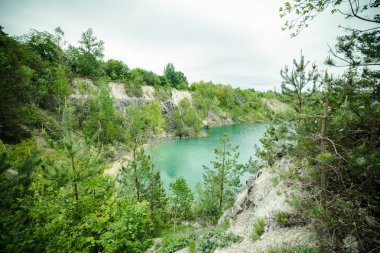 Mevduat minerallerin. Bazalt. Taş ocağı
