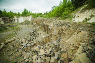 Mevduat minerallerin. Bazalt. Taş ocağı