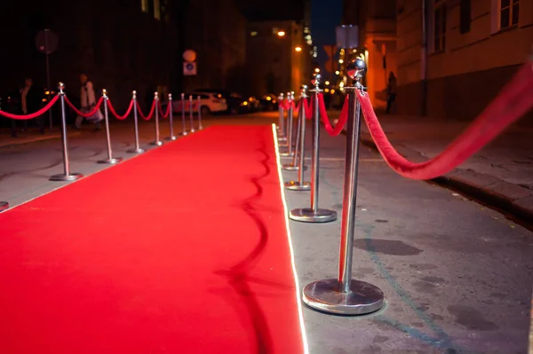 Red Carpet Hagyományosan Megjelölni Útvonalát Állam Ünnepi Hivatalos Alkalmakkor — Stock Fotó