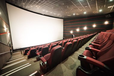 Sinema salonu. İçeri gir. Model yap. Sinema sabah sunumundan önce