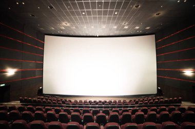 Sinema salonu. İçeri gir. Model yap. Sinema sabah sunumundan önce