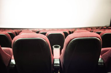 Sinema salonu. İçeri gir. Model yap. Sinema sabah sunumundan önce