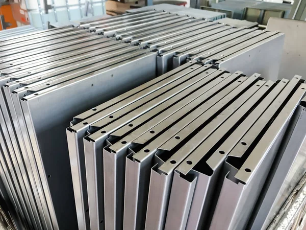 Powder Coating Line Metal Panels Suspended Overhead Conveyor Line Painting — Stock Photo, Image