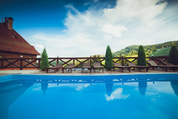 Pequena Piscina Para Relaxar Resort Montanha — Fotografia de Stock