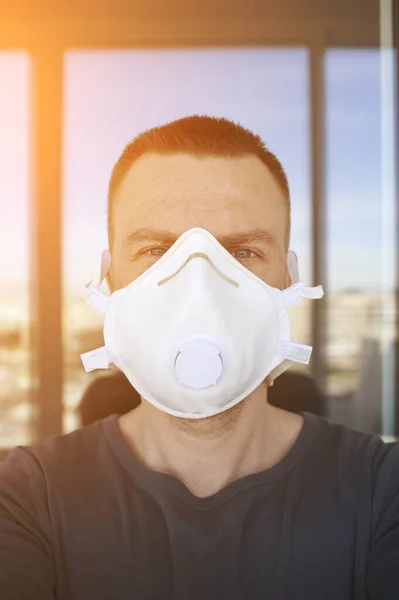 Man Protective Mask Prevent Respiratory Diseases Quarantine — Stock Photo, Image