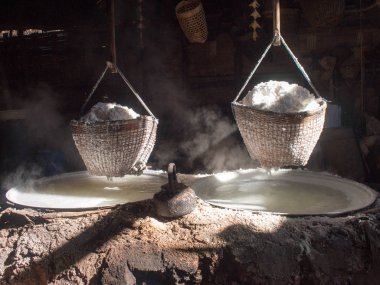 Kaya tuzu kaynar, kristalize tuz dr için tuzlu su haşlanmış